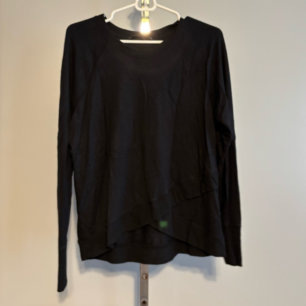 Athleta women’s med petite navy blue pull over overlaps‎ in front modal/spandex